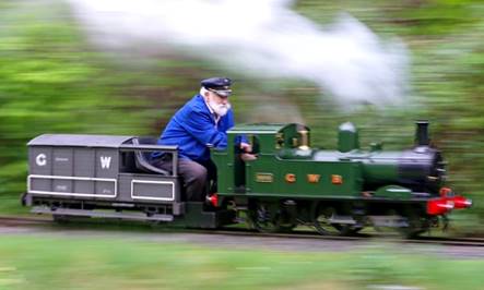 Bob Symes, broadcaster and railwayman, who has died aged 90