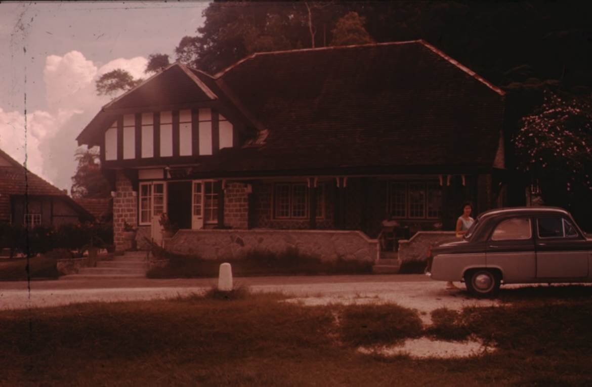 A house with a car parked in front of it

Description automatically generated with medium confidence