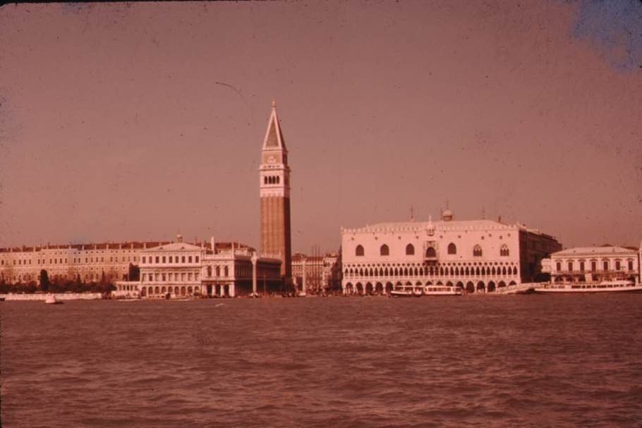 A body of water with buildings along it

Description automatically generated with medium confidence