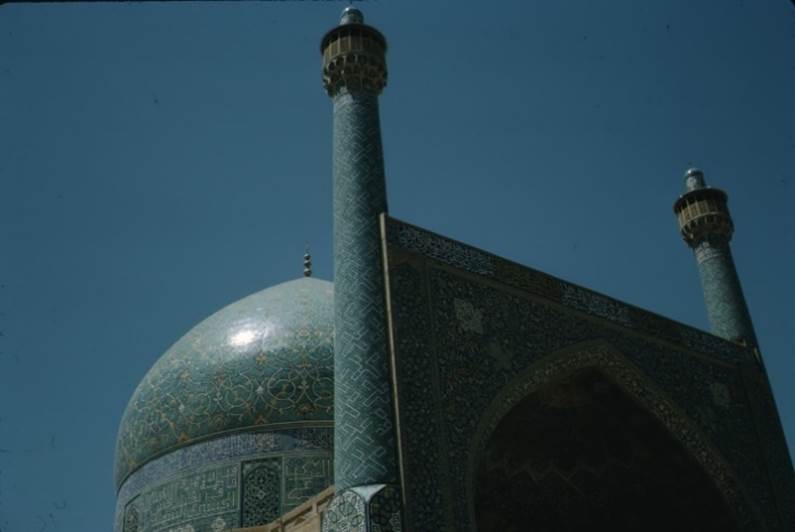 A picture containing outdoor, mosque, tower

Description automatically generated